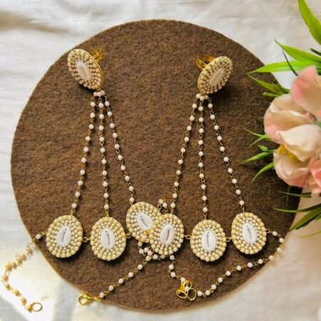 White Shell Hathphool (pair)