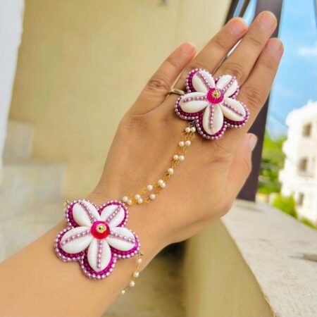 Shell Flower Hathphool (pair)